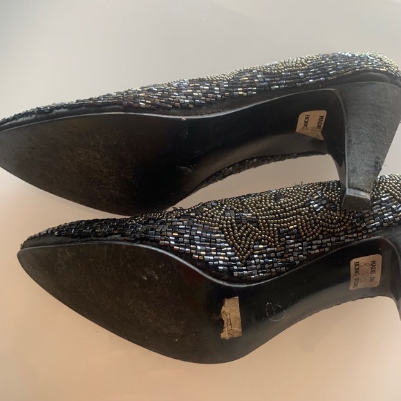 VINTAGE Caparros swirling beaded heels - Picture 10 of 11